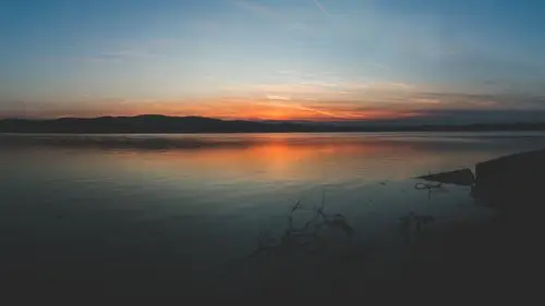 桌布 湖,海岸,山,日落,天空 3840x2160 uhd 4k 高清桌布, 图片, 照片