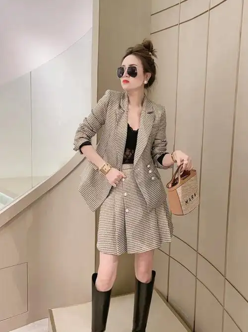 欧洲站女装2021早秋新款时尚小香风压褶短裙格子西服外套两件套潮