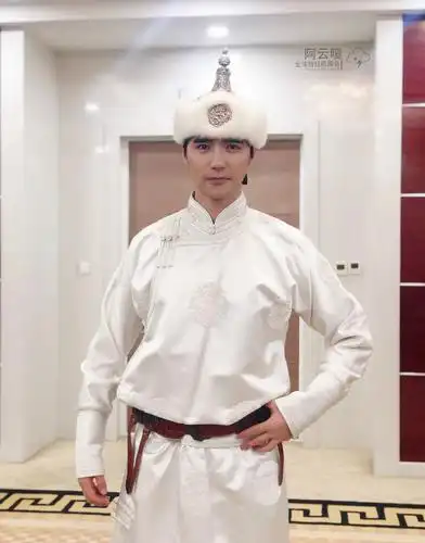 点上面链接咯 后援会资讯截图及内蒙古卫视彩排图源:阿云嘎后援会微博