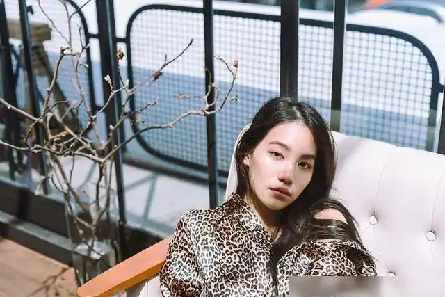 kitty早早踏进演艺圈,却在小小年纪,就深知未来的路想走的更远,还需要