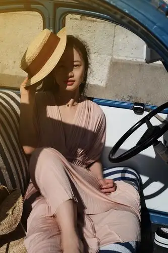 李梦巴黎写真文艺唯美似电影画面