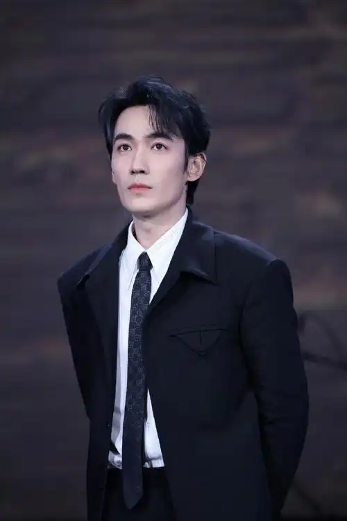 今日收图loooong##朱一龙