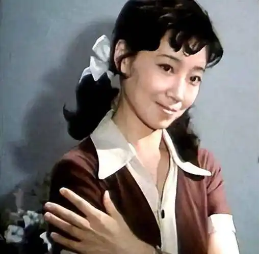 "视后"赵奎娥,年轻时貌美倾城,嫁初恋陈宝国,40年被宠成公主_表演