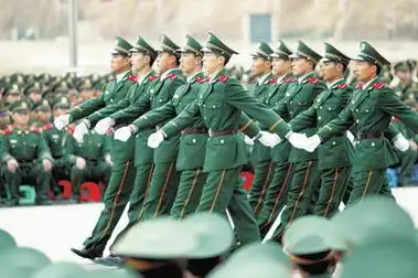 武警浙江总队后勤部在杭举行05式士兵服装展示