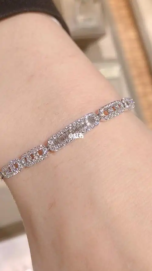 谢瑞麟t方钻手链,上手美美哒#谢瑞麟  ,#谢瑞麟手链 #钻石手链 #时尚