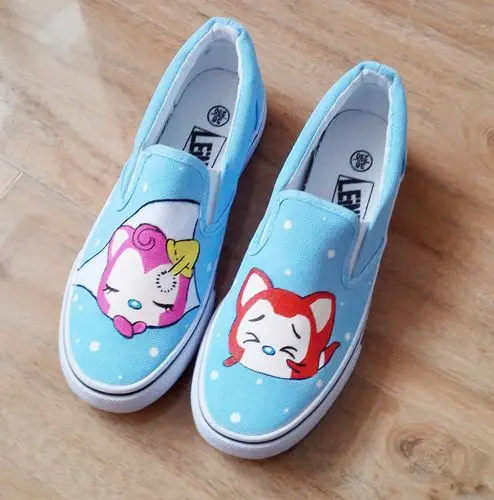 个性的手绘鞋子 有木有喜欢的啊 有图有真相