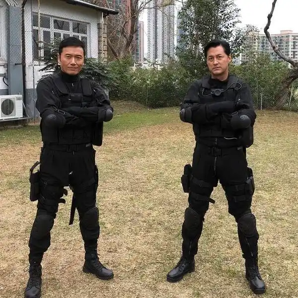 港圈最后一个儒雅的爷们儿,"最帅飞虎"王敏德的故事