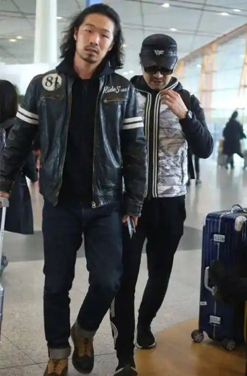 47岁汪峰亮相跟之前判若两人网友:章子怡这些年对你做了什么_赵本山