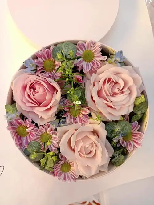 甜蜜雪山粉色花盒