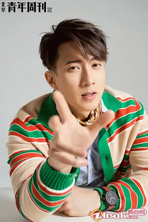 吴尊初秋时尚封面释出 用心感知美好瞬间