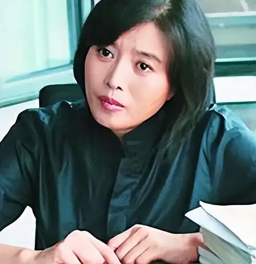 演员丁嘉丽这辈最后悔的事就是年轻时没有管好自己的下半身