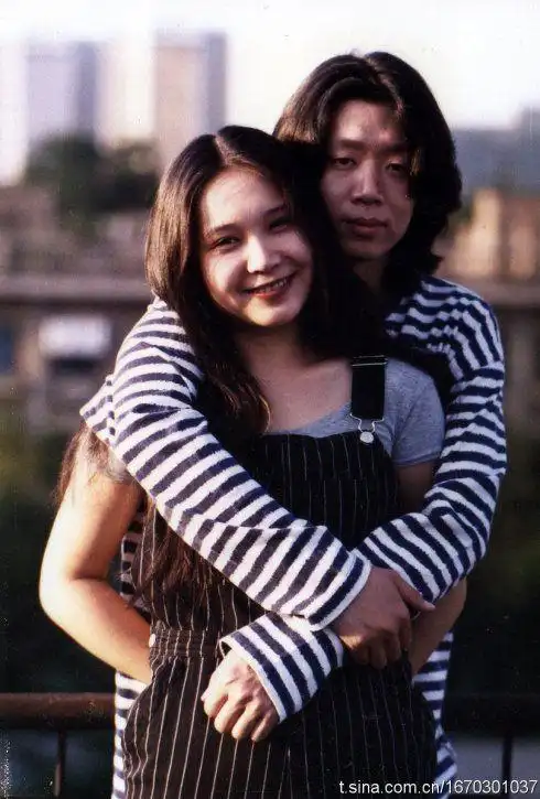 老狼和妻子潘茜