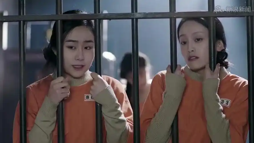 走进看守所:监狱过节,没想女犯人竟还有表演,女犯演着演着哭了