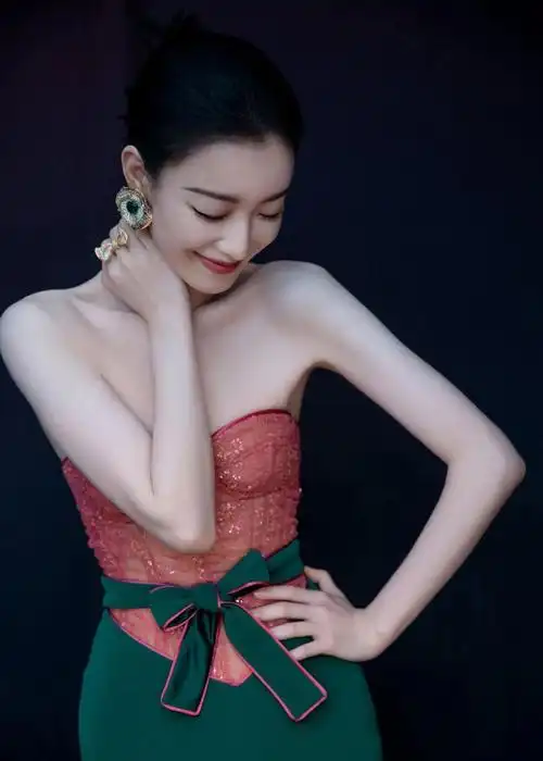 倪妮完美的身材高级的长相端庄又大气妥妥的民国女神