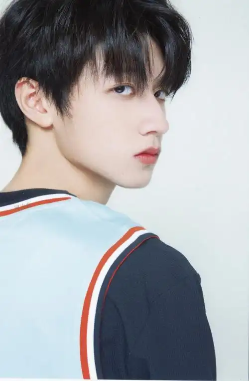 朱志鑫1119生日快乐#2022夏日运动会朱志鑫高清扫图@tf家族-朱志