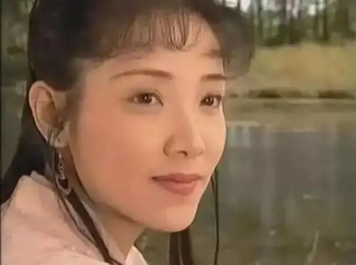 的人不多,但今天的主题人物就是一个,她就是出身于亚视的红花旦刘玉婷