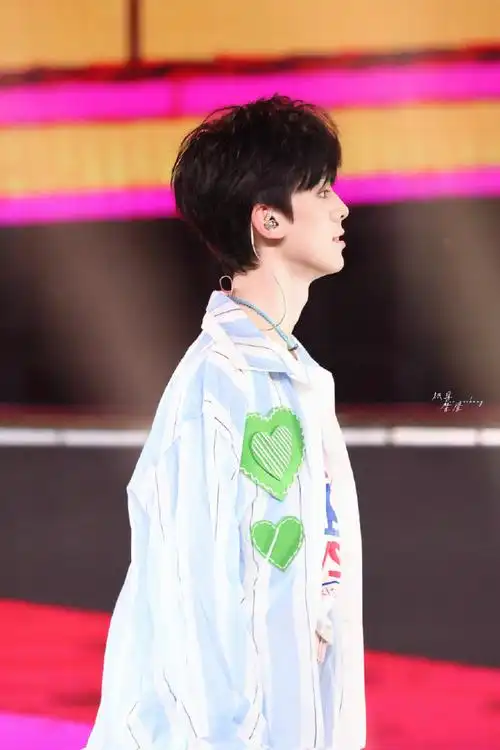 左航zh超话96#tf家族登陆计划蝴蝶效应演唱会#30373432