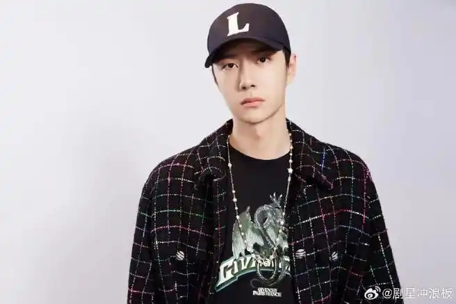 王一博换新棒球帽##王一博将帽子进行到底##王一博看到热烈街舞的