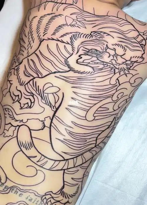 今日活动优惠部位满背线条600上色1100