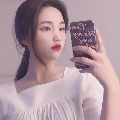 网友自拍成魔头像