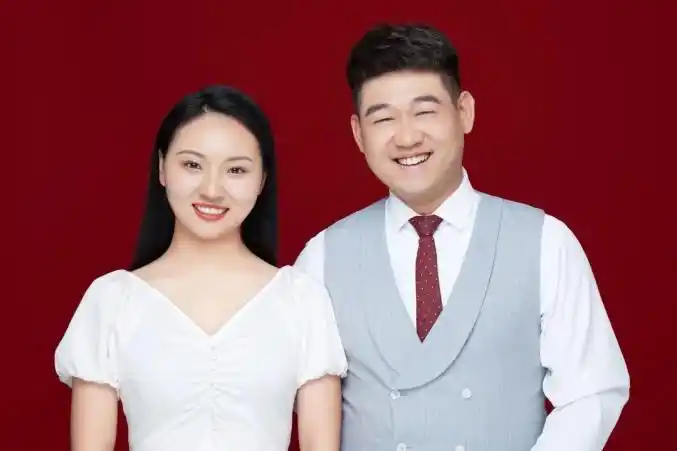 张晓和妻子李瑞晨