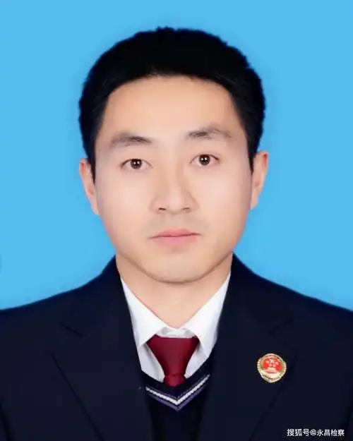 高 坤第三检察部书记员党的十九届六中全会的召开进一步振奋了党心