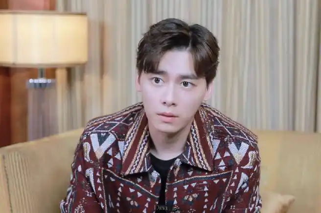 扒拉几张原视频的高清截修@李易峰  愿予小草赋春风超话