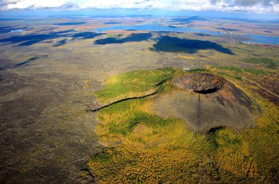 中国最早的活火山之一,五大连池火山,拥有国家5a级风景区