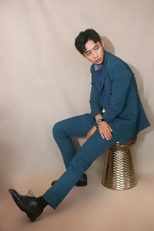 魏晨穿了六年前同款西装,魏晨西装图片--cms教程网_提供网站源码,帝国