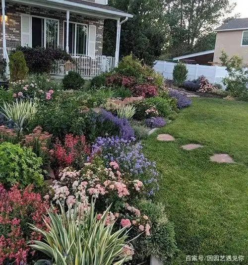 只要撑握这4点,你就能营造浪漫的英式乡村花园!