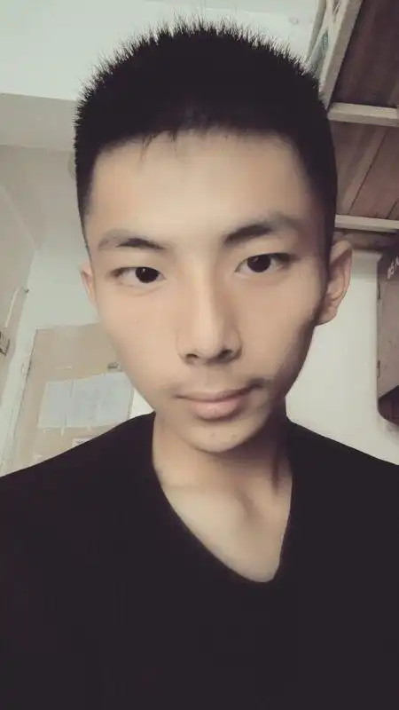 男生天天自拍是不是有心理问题