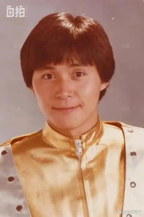 我,曾是足球运动员,出演慕容复闻名,见证香港娱乐圈起落五十年