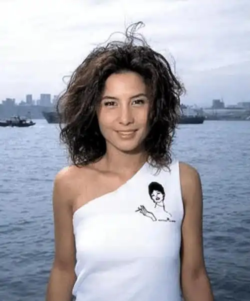 豪门废柴何超仪资产曝光赌王2亿圆梦止她限制级演出