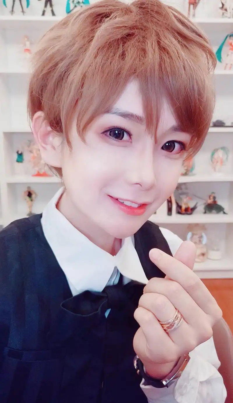 虎牙主播轩墨宝宝,中国第一伪娘的女装大佬!