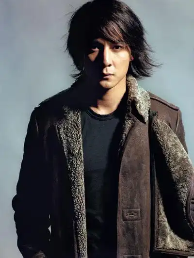 10位港台长发男星,郑伊健帅气逼人,伍佰气质狂放不羁