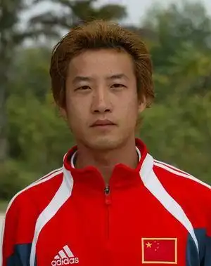 图文-征战欧洲的国家队队员照片 邹侑根