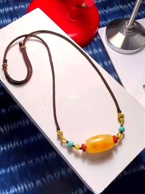 蜜蜡桶珠吊坠.纯手工编绳.