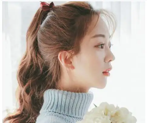 卷发马尾怎么扎好看 女生好看卷发马尾图片大全_马尾辫发型_西子美发