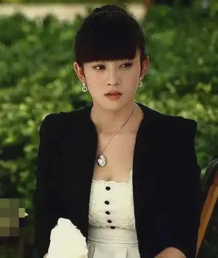 张檬早期青涩的样子真的太漂亮了,不知道为什么想不开就整容了呢