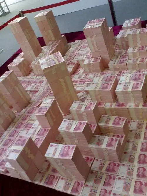 扑福猪,哼一哼,事业发达天天笑.