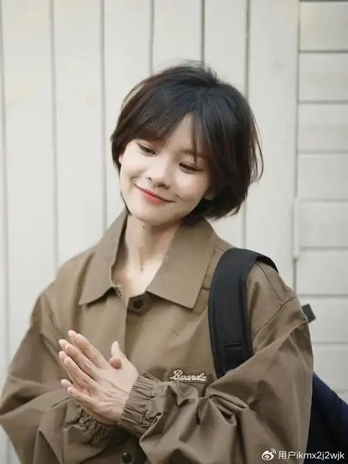 女士短碎发,剪完大不一样,很美很显小|女性|女士|发型_新浪新闻