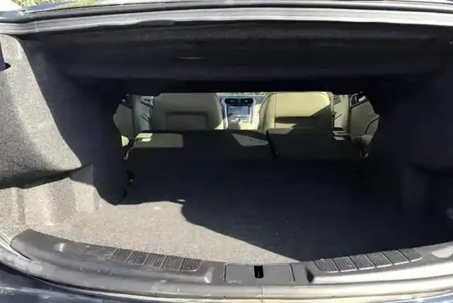 同时后排座椅还支持按照4/6比例进行放倒,能够近一步扩展新蒙迪欧的