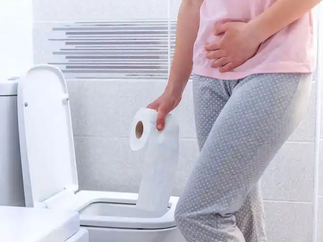 上厕所时,大便前头干硬,后头软粘,说明了什么?看完涨知识了