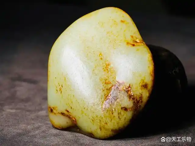 "平平无奇"的青白玉籽料!和田玉低调却不低端的特色玉种!