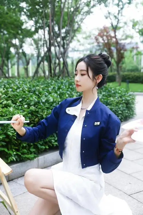 张艺凡女子推理社