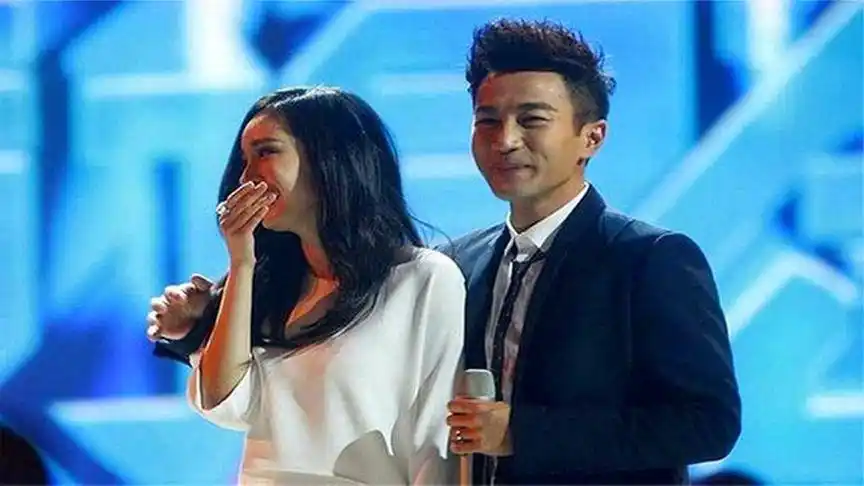 刘恺威和杨幂同台演唱!