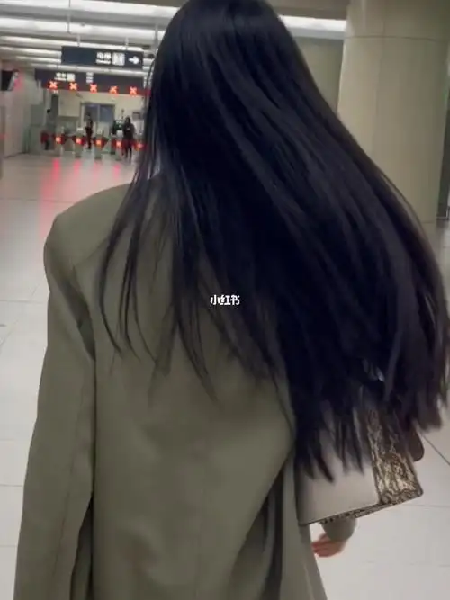 我悟了这才是一眼就爱上的黑长直背影