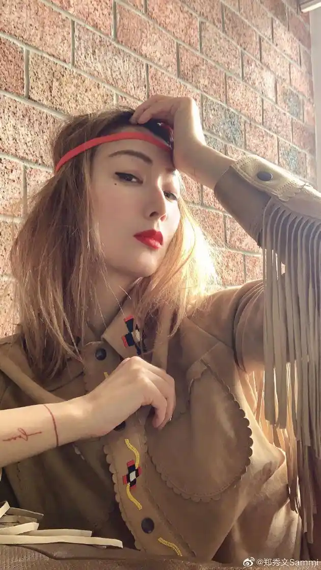 郑秀文晒美照挑战百变风格 或清新淑女或异域狂野