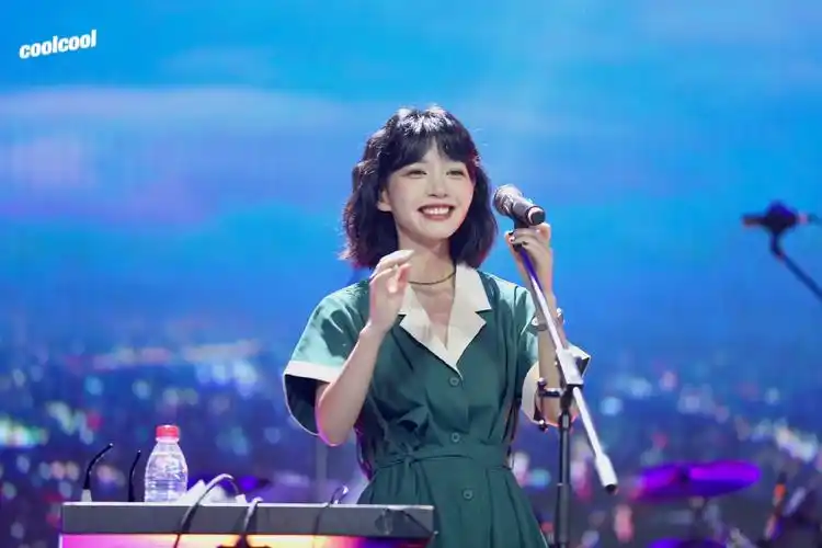 你们怎样评价房东的猫主唱王心怡的颜值呢