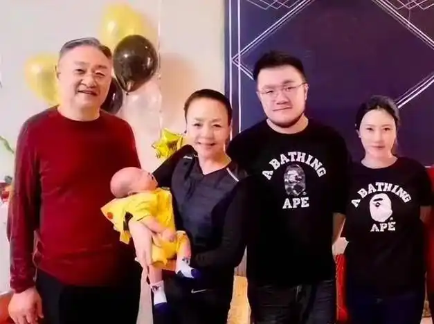 27年了,宋丹丹终于放下与英达恩怨,直言儿子绝不能重蹈自己覆辙|梁欢